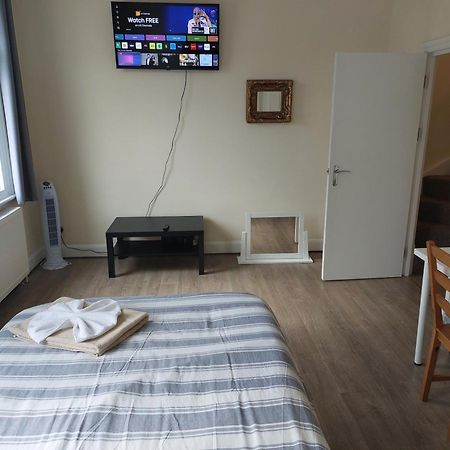 Family Friendly 3 Bedroom Flat Zone 2 - Children Stay Free! Лондон Экстерьер фото