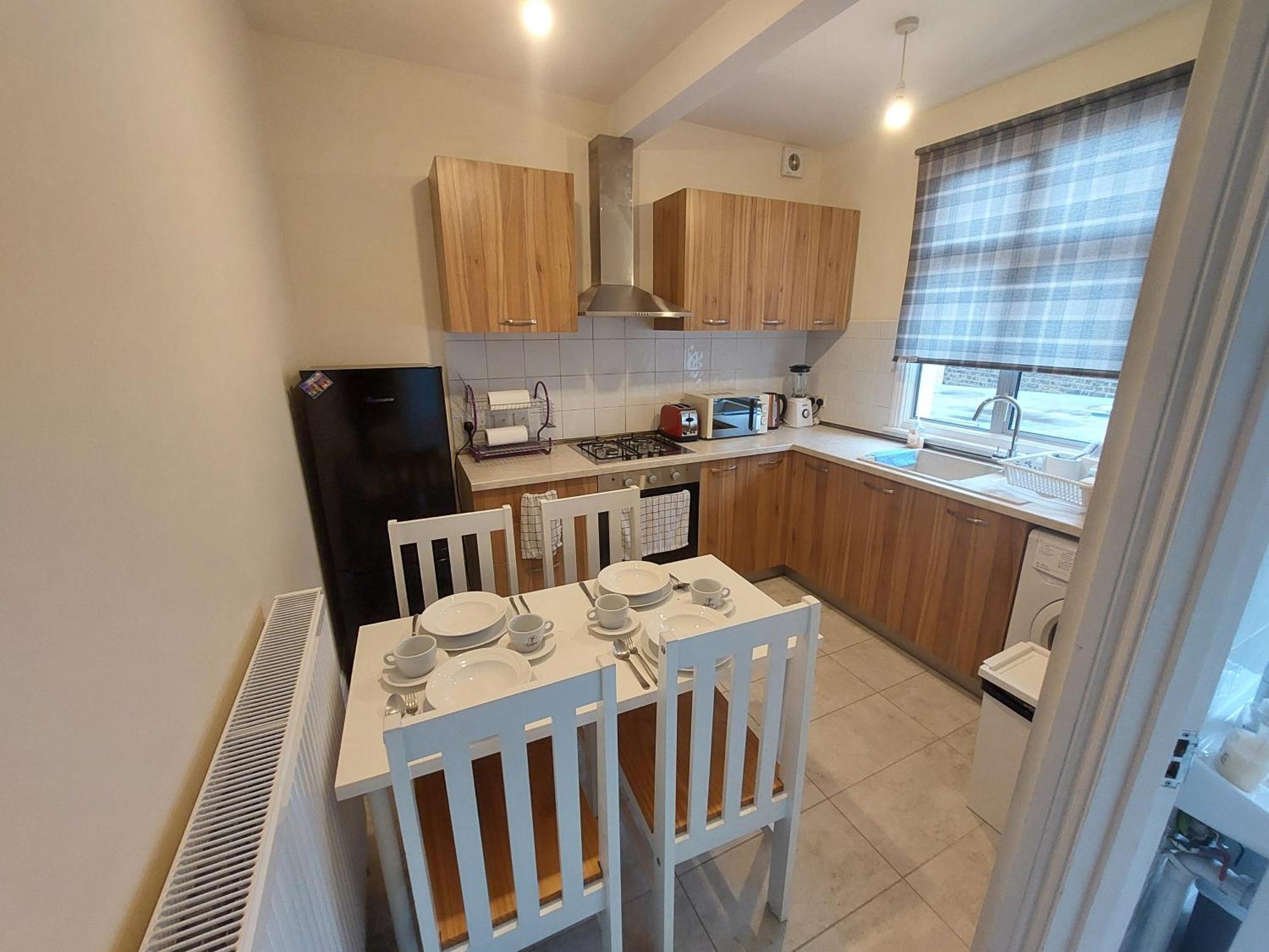 Family Friendly 3 Bedroom Flat Zone 2 - Children Stay Free! Лондон Экстерьер фото